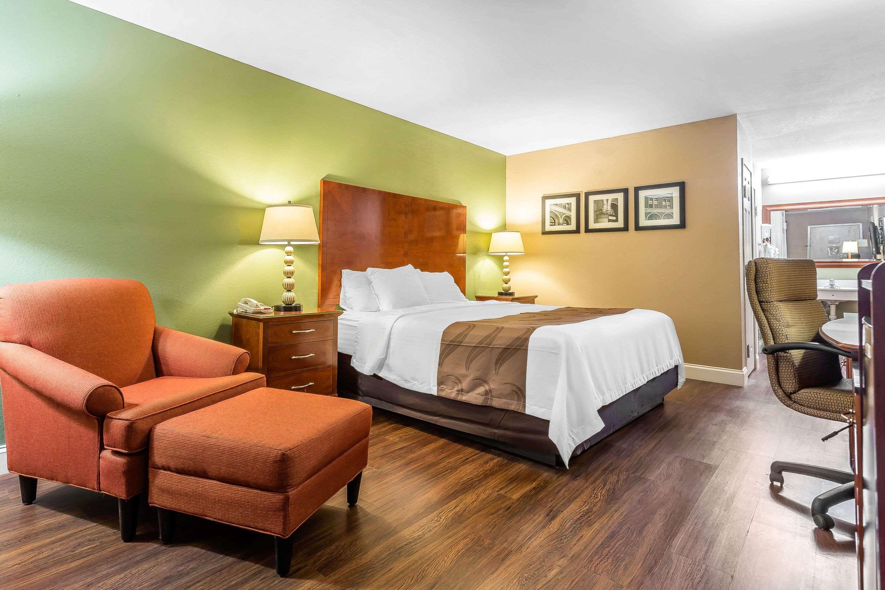 Quality Inn & Suites Near Robins Air Force Base Warner Robins Exteriör bild