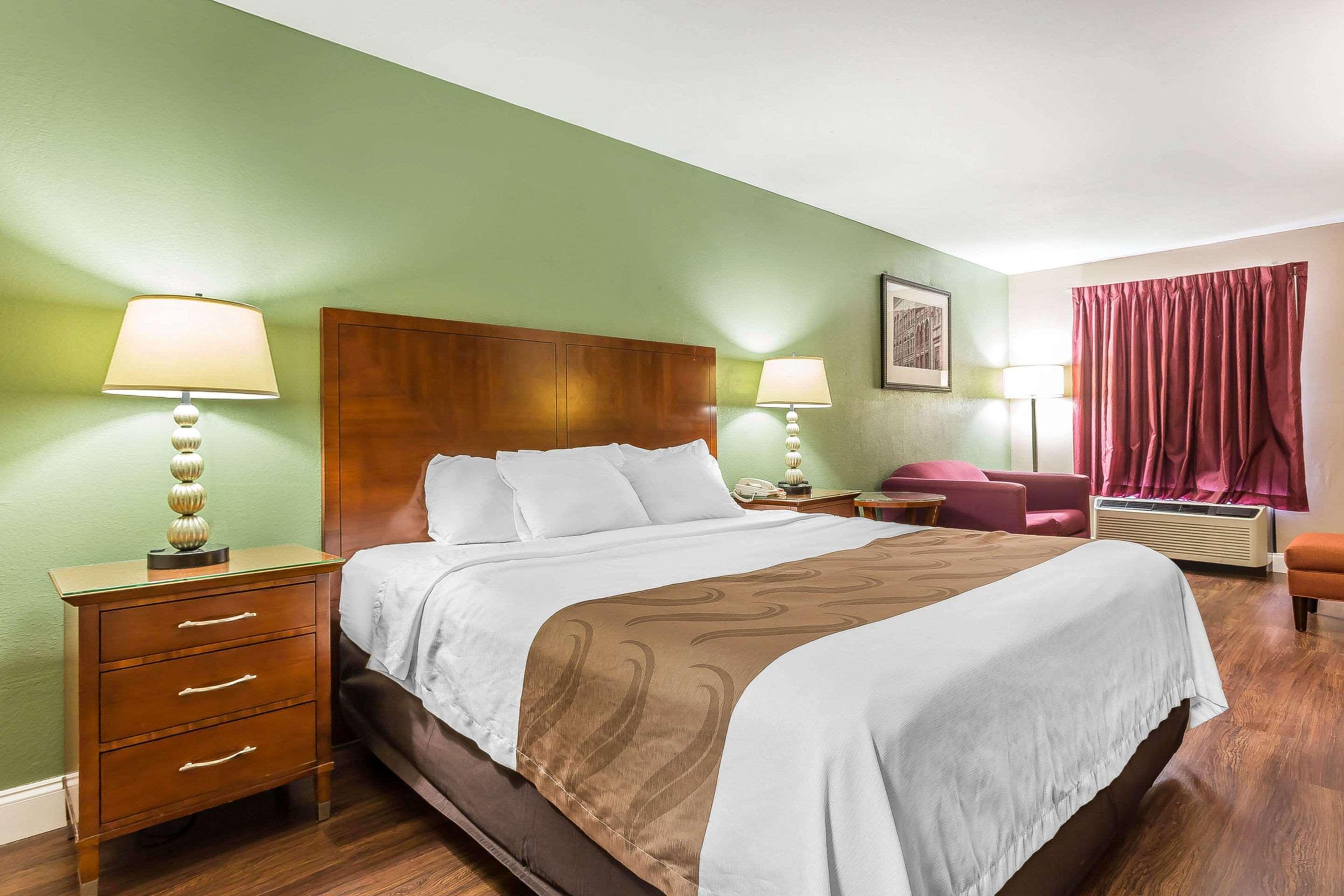 Quality Inn & Suites Near Robins Air Force Base Warner Robins Exteriör bild