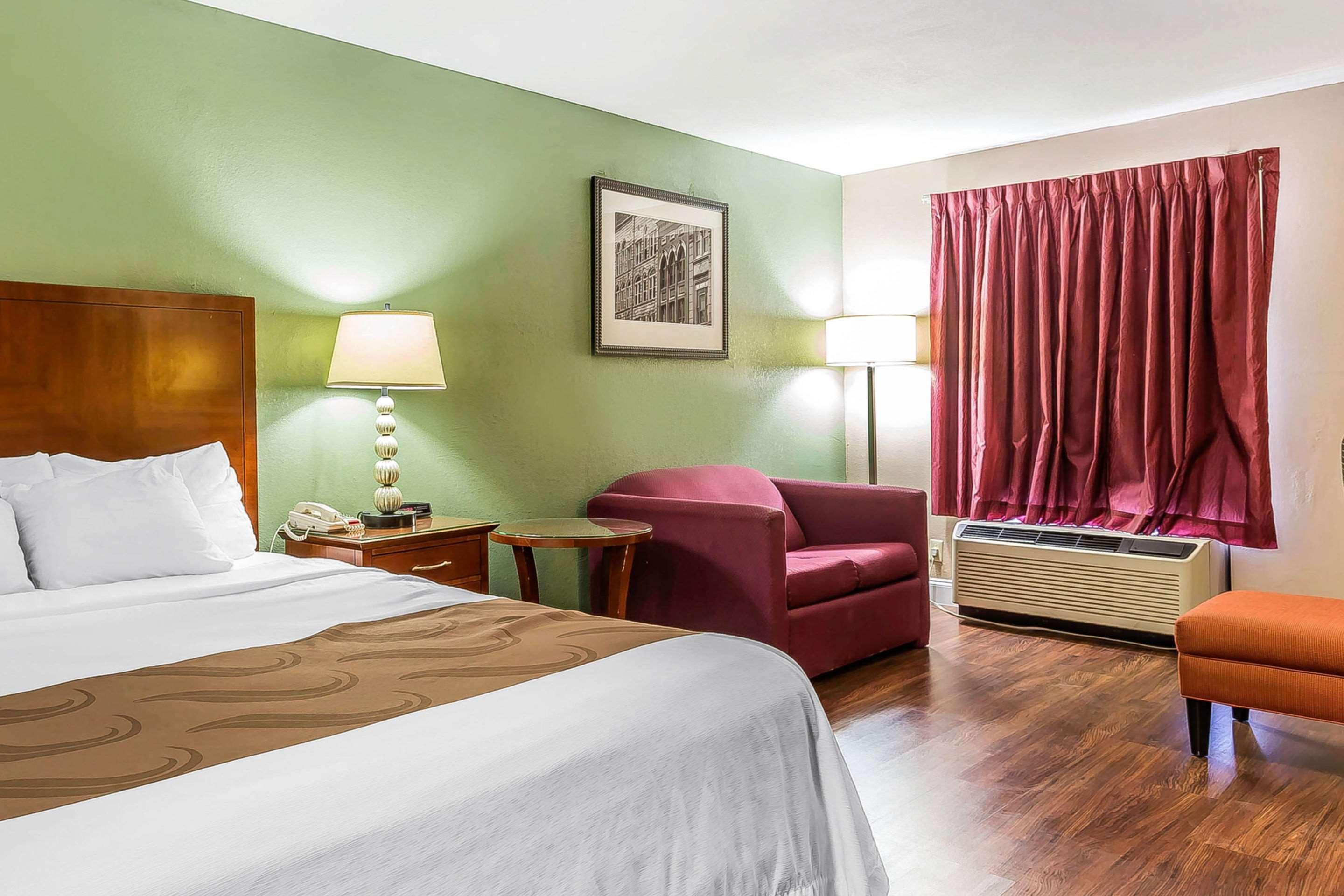 Quality Inn & Suites Near Robins Air Force Base Warner Robins Exteriör bild
