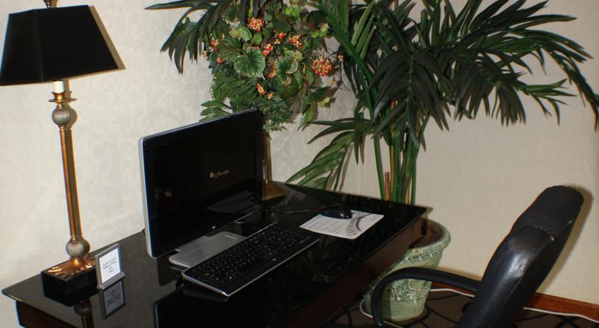 Quality Inn & Suites Near Robins Air Force Base Warner Robins Exteriör bild