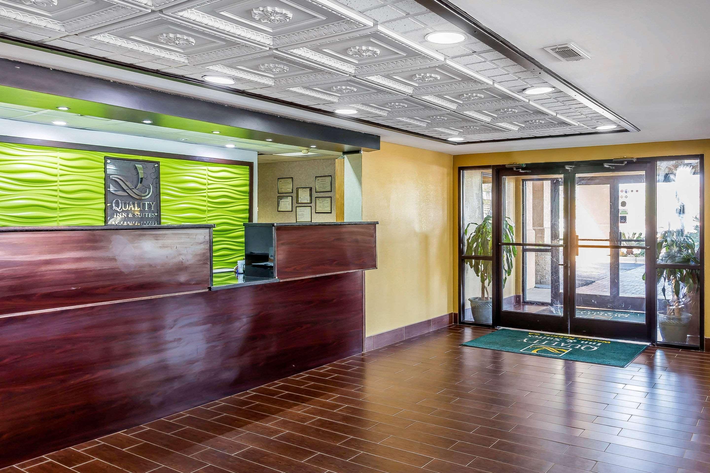 Quality Inn & Suites Near Robins Air Force Base Warner Robins Exteriör bild