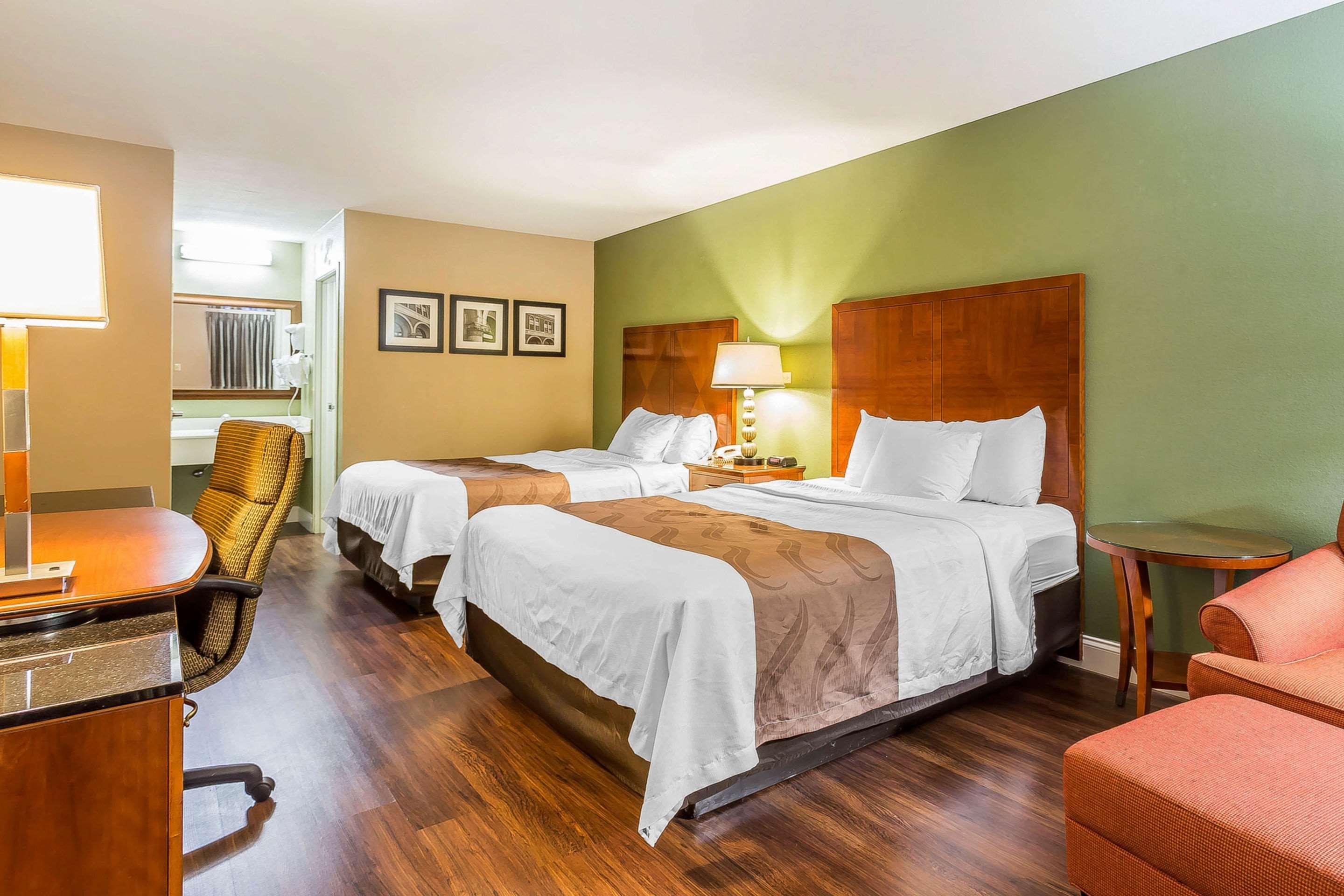 Quality Inn & Suites Near Robins Air Force Base Warner Robins Exteriör bild