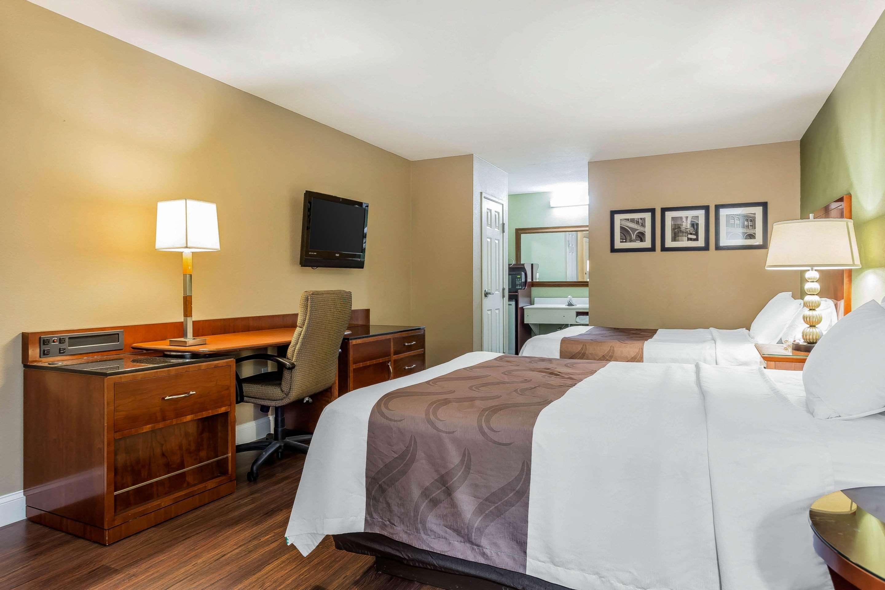 Quality Inn & Suites Near Robins Air Force Base Warner Robins Exteriör bild