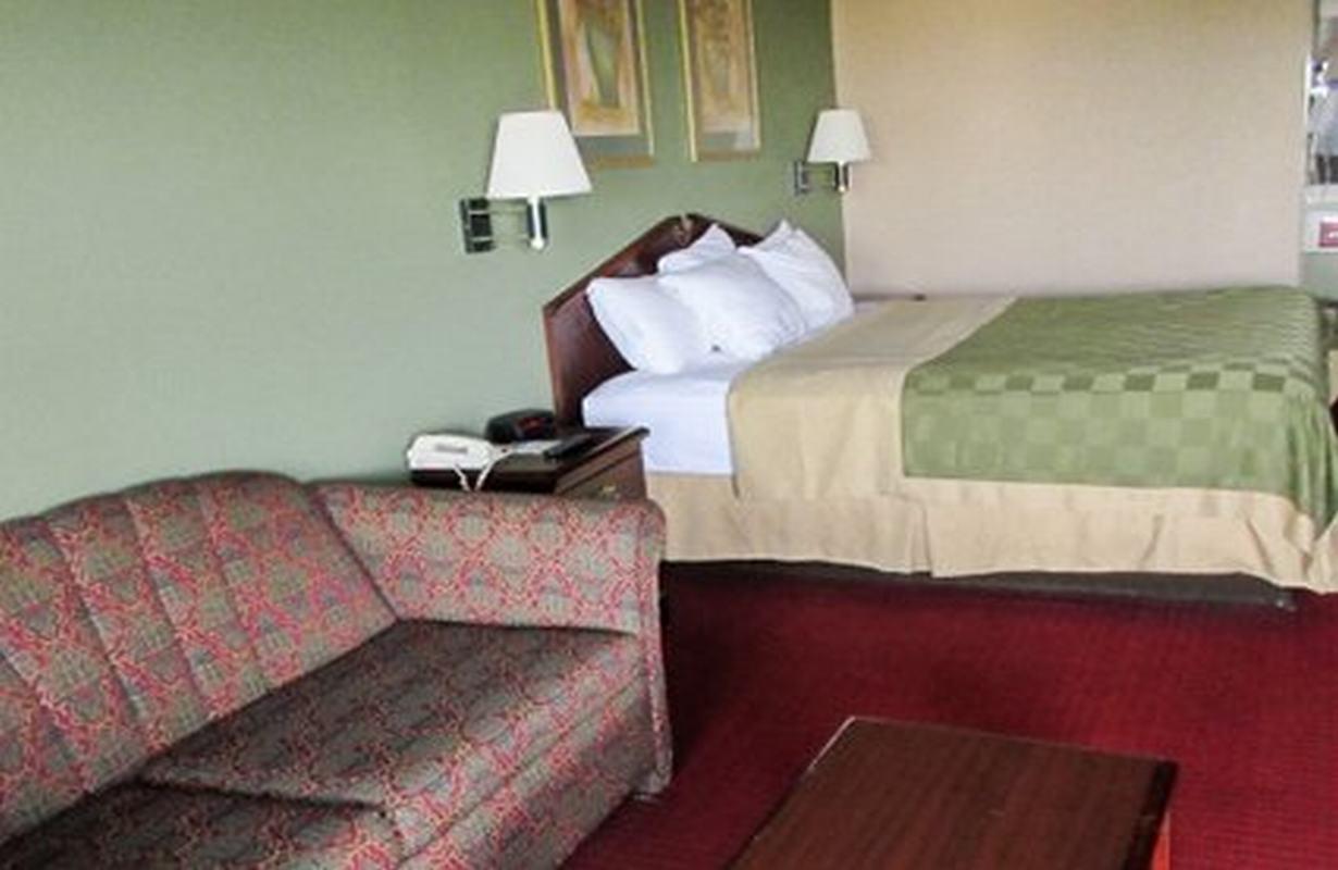 Quality Inn & Suites Near Robins Air Force Base Warner Robins Exteriör bild