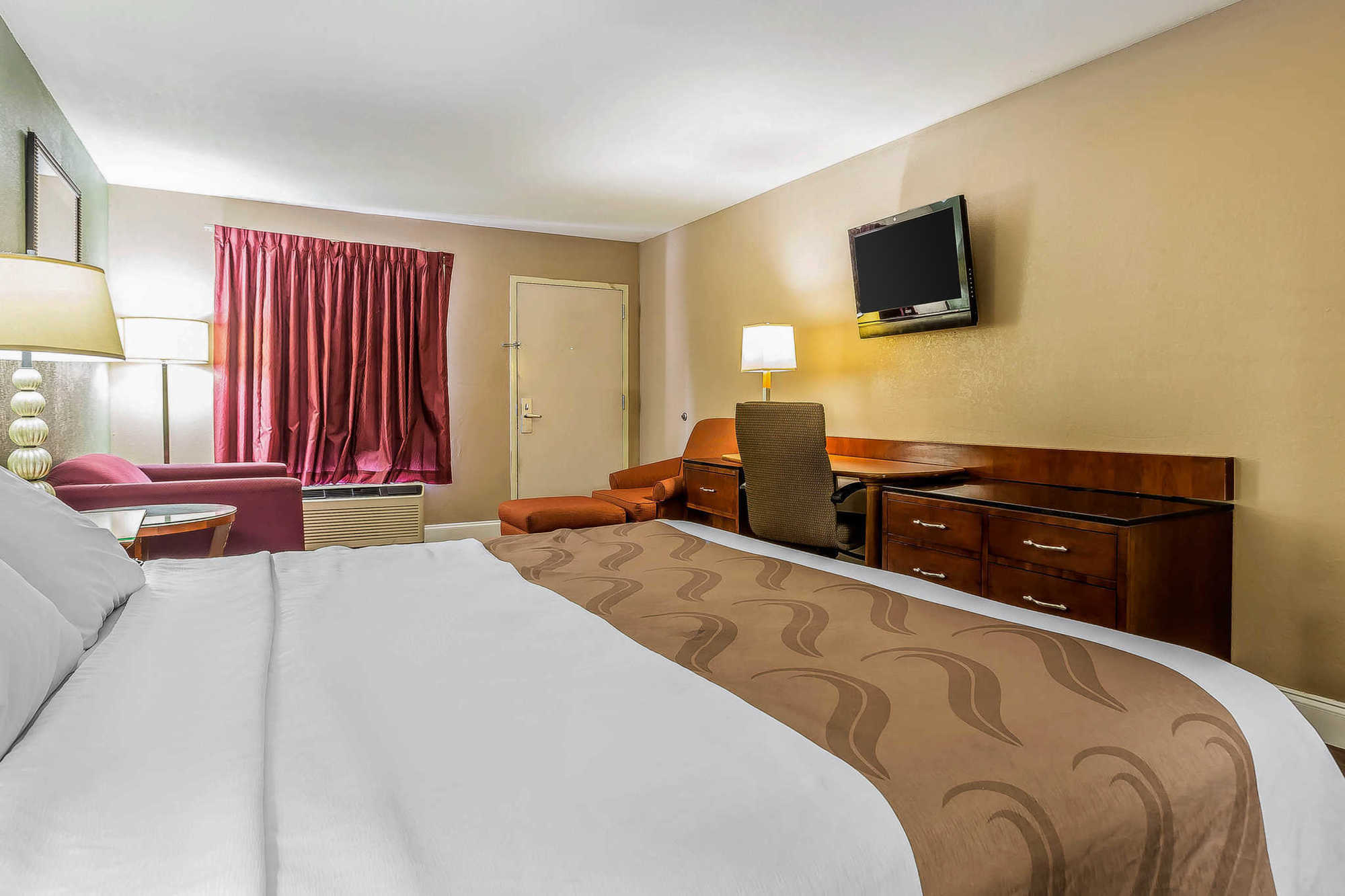 Quality Inn & Suites Near Robins Air Force Base Warner Robins Rum bild